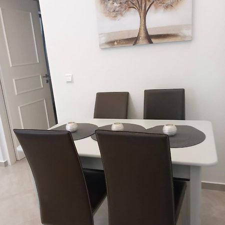Apartment In The Centre For 4 People Naxos City 외부 사진