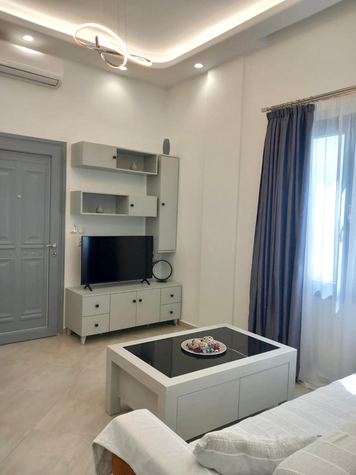 Apartment In The Centre For 4 People Naxos City 외부 사진